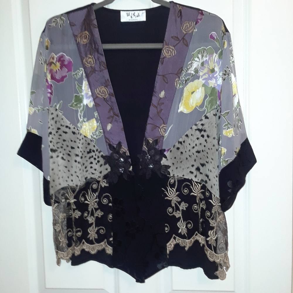 Talk of the Walk Short sleeved Kimono jacket